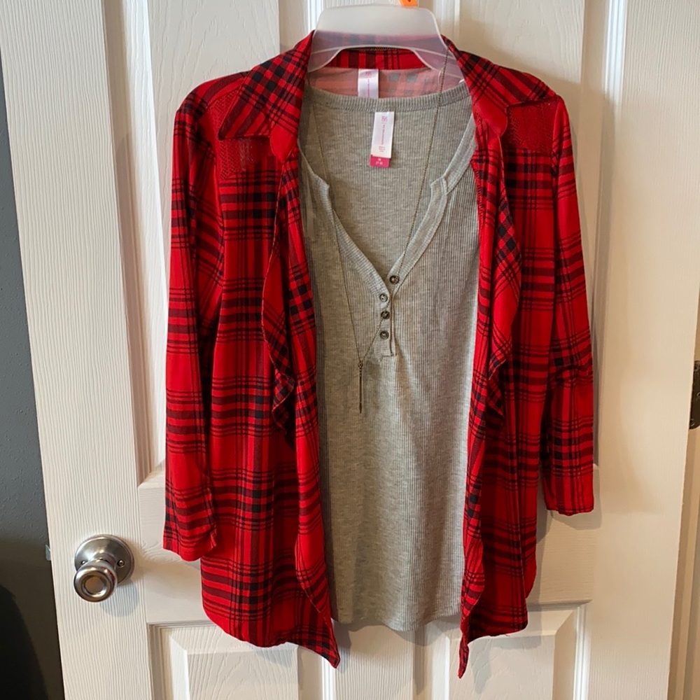 Tank top, cardigan, arrow necklace set